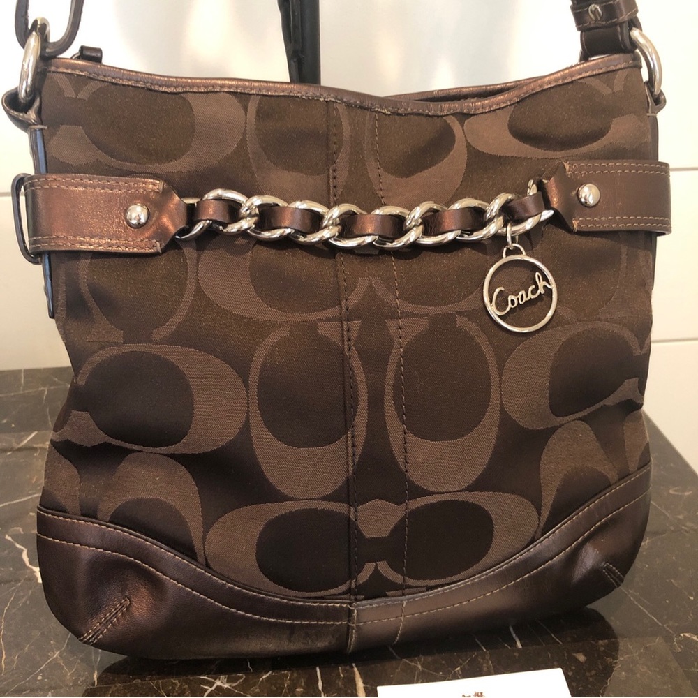 New Coach Signature C handbag with pink lining
